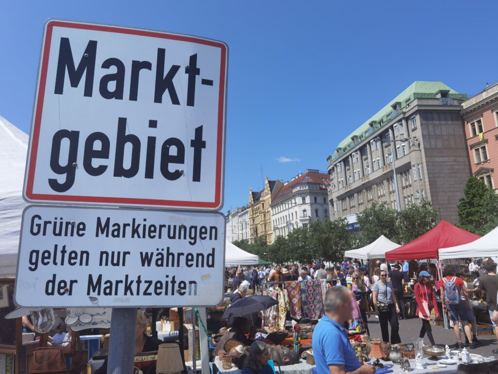 Größter Flohmarkt Wien - jeden Samstag auf dem Naschmarkt